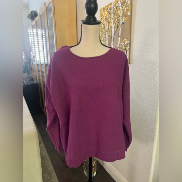 Hanes - simple bright purple cozy sweatshirt - Picture 3 of 7